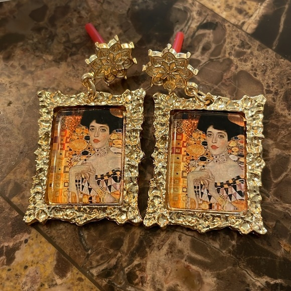 Victorian Woman Painting Gold Frame Drop Earrings - Picture 7 of 9